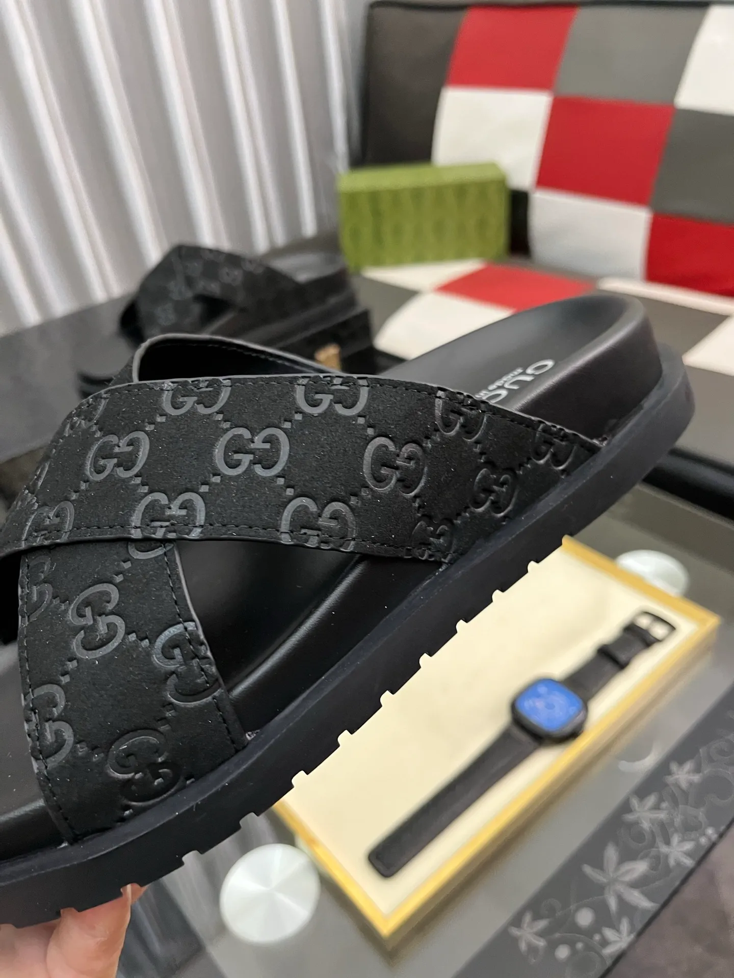 Men's shoes 💰320⌚️⌚️ (gucci-Gucci) New men's slippers, high-end boutique, made of cowhide, with exquisite embossed logo decoration on the upper, fine workmanship, super soft soles, casual, loose and comfortable, a must-have in summer! \nsize：38-44